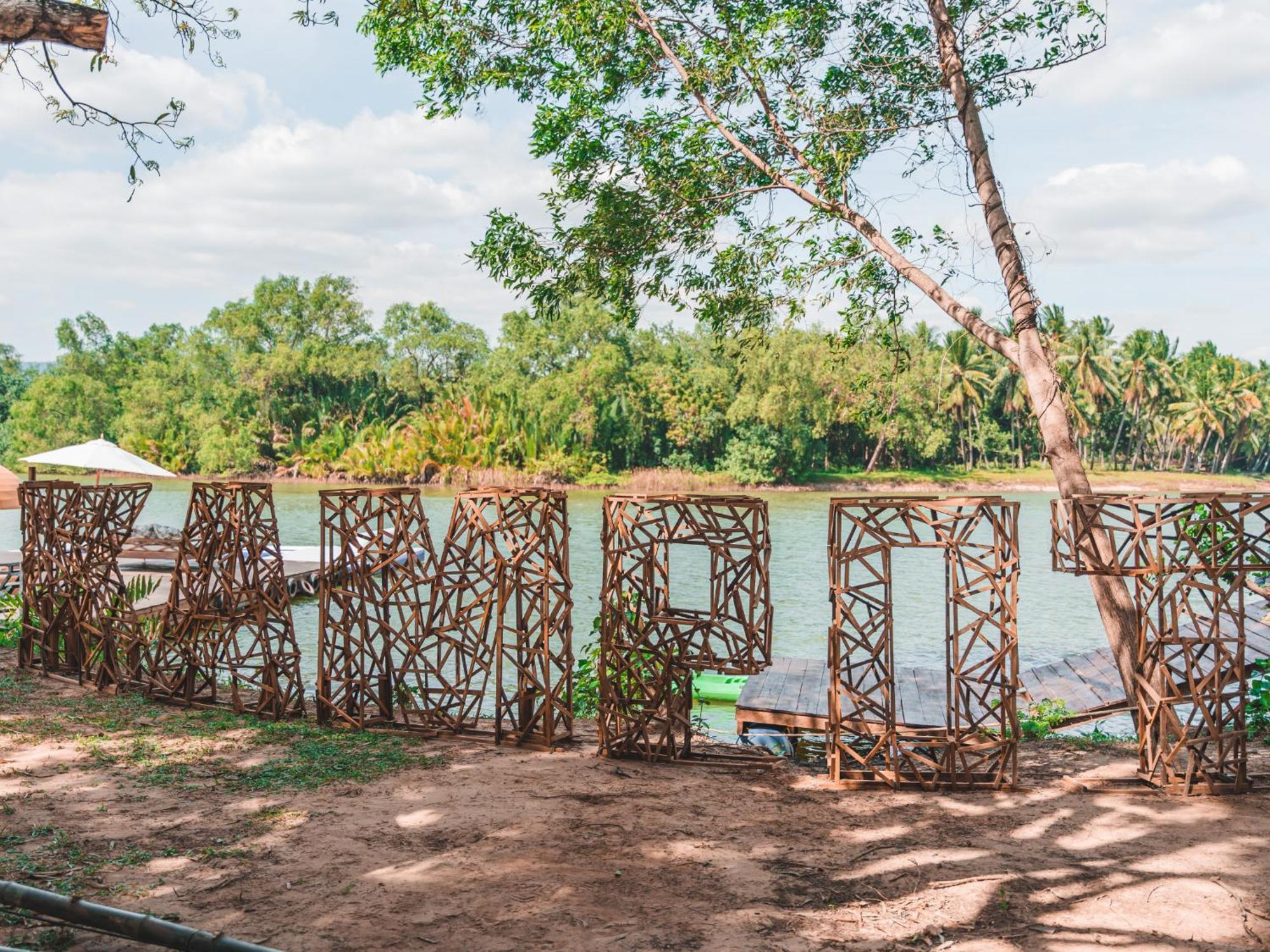 Devi Kampot Resort At Phum Kampot Exterior photo