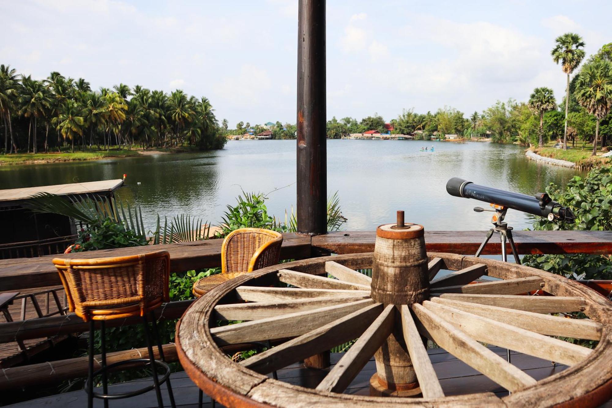 Devi Kampot Resort At Phum Kampot Room photo